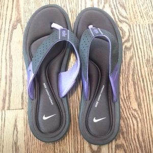 Nike Sandals - NEW
Size: 10
Brown